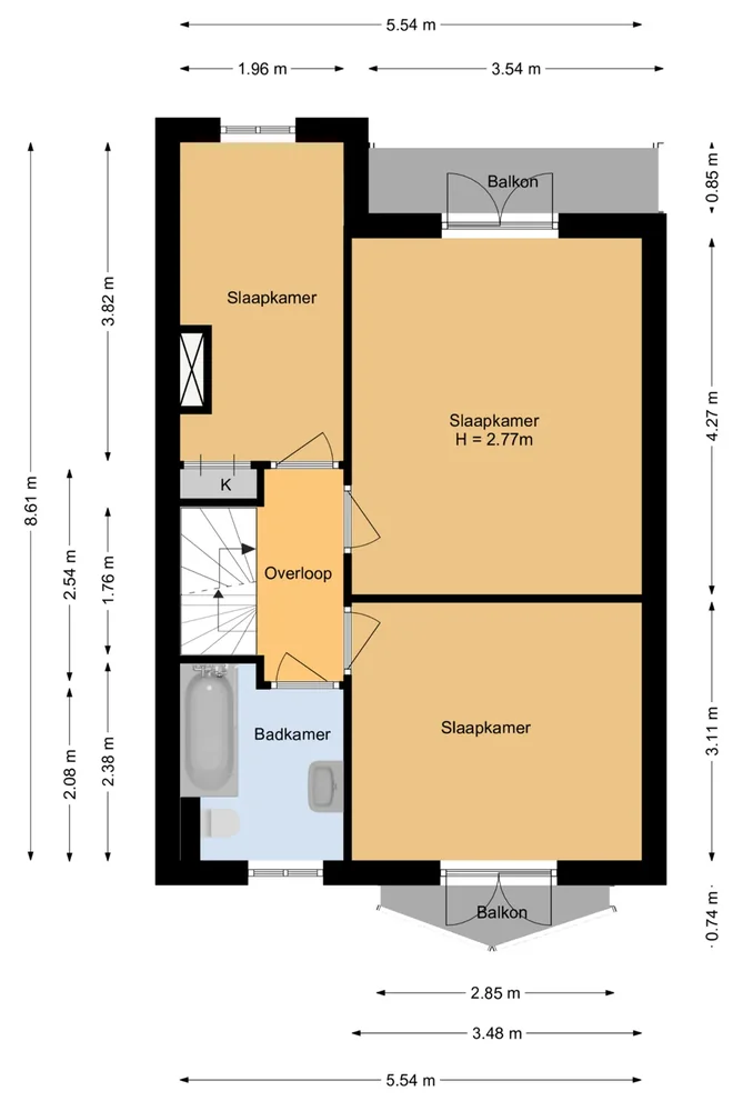 2D-plattegrond van een verdieping met drie slaapkamers, badkamer en twee balkons