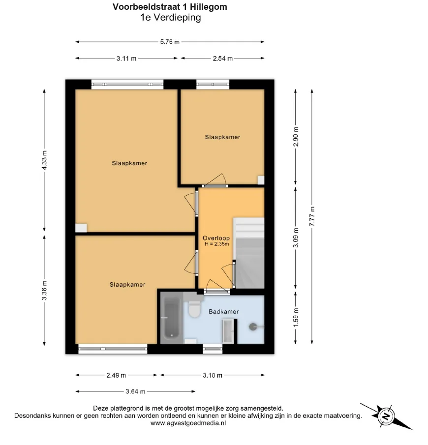 Plattegrond van de eerste verdieping van een eengezinswoning, met maatvoering